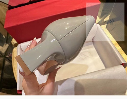 로저 비비에 트럼펫 메탈 버클 펌프스4.5cm - 상세 이미지